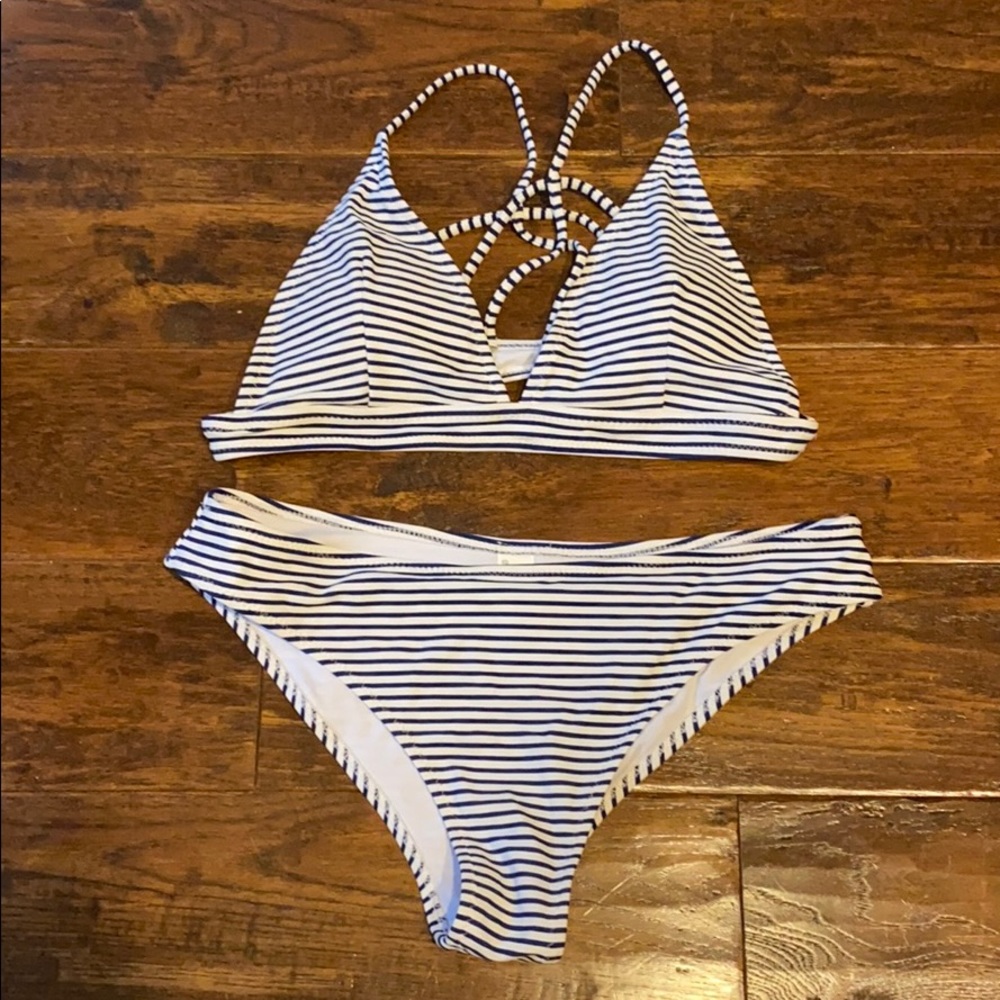 CUPSHE bathing suit
